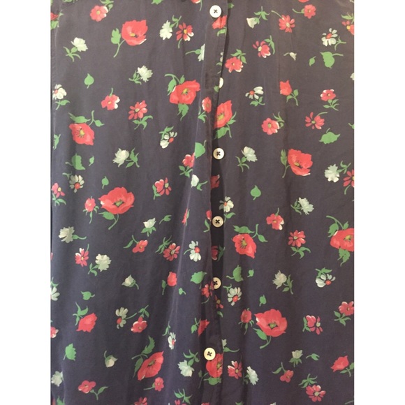 Floral pattern button up🌺 - Picture 2 of 5
